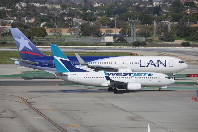 BOEING 767-300 (CC-BDC)