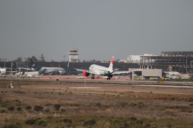 Airbus A320 (XA-VIB) - FINAL APPROACH 27 MMTJ