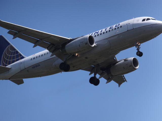 Airbus A319 (N818UA)