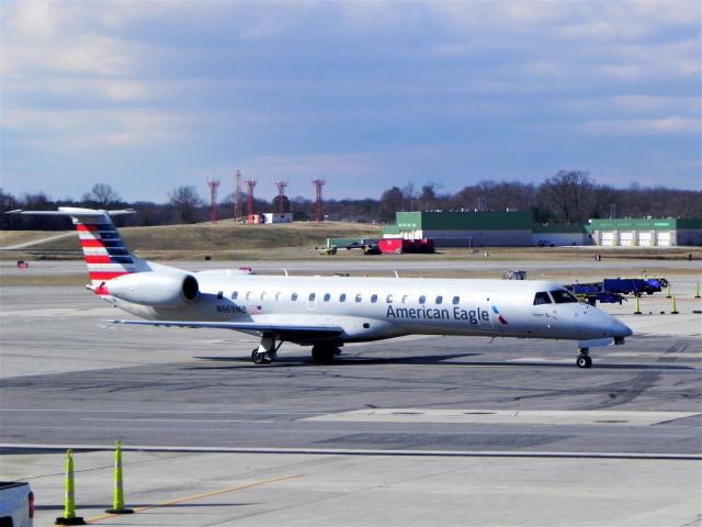 Embraer ERJ-145 (N669MB) - American Eagle opb. Piedmont Airlines arriving from Philadelphia as AA4891