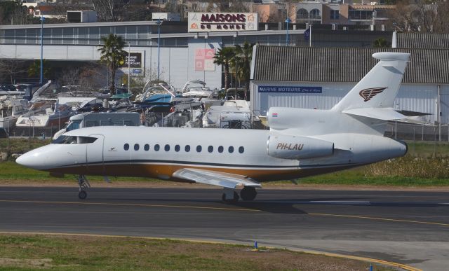 Dassault Falcon 900 (PH-LAU)