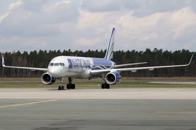 Boeing 757-200 (N567CA)