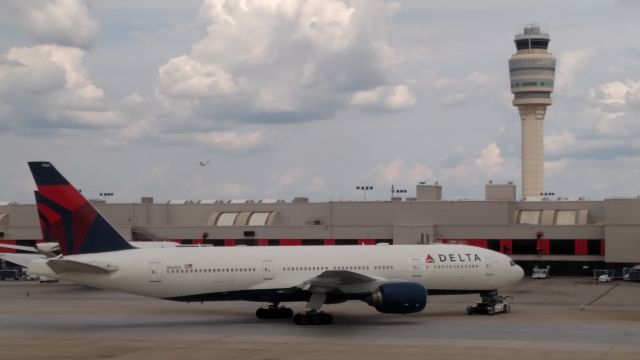 BOEING 777-200LR (N863DA) - ATL - 9/1/16