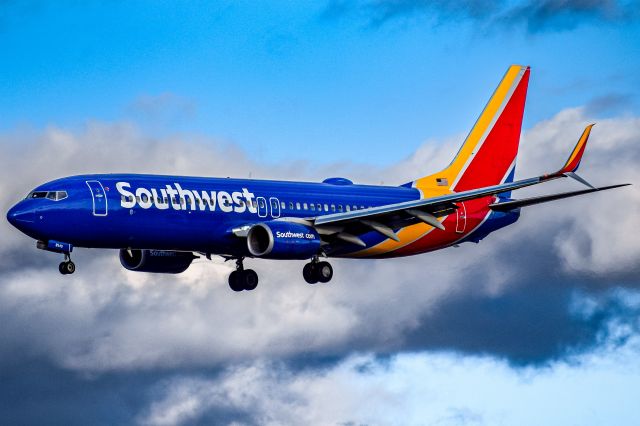 Boeing 737-800 (N8549Z) - Approaching KSJC under some dramatic cloudy skies.