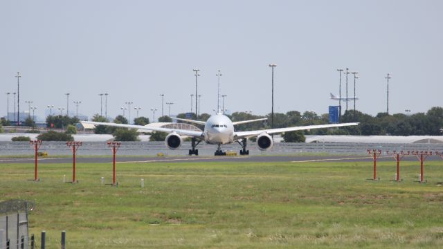Boeing 777-200 (N788AN)