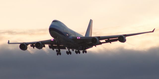 BOEING 747-8 (B-18718) - So nice to see this freighter.