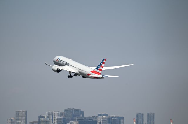 Boeing 787-8 (N884AA) - 09.Apr.2023br /Haneda International Airport Terminal 2br /From the observation deck! !