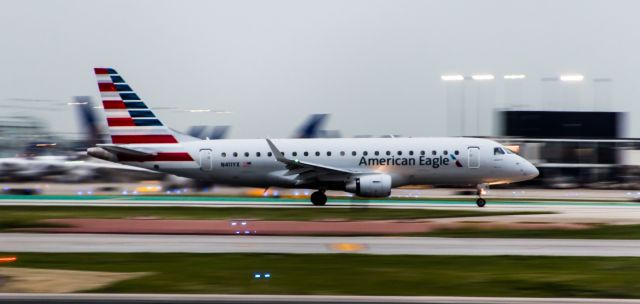 Embraer 170/175 (N411YX)