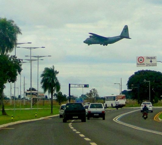 Lockheed C-130 Hercules — - Hercules of Brazilian Air Force landing in Campo Grande-MS, Brazil.