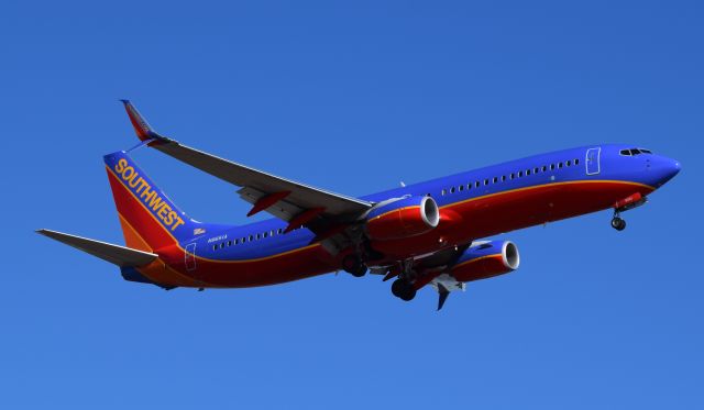 Boeing 737-700 (N865IA)