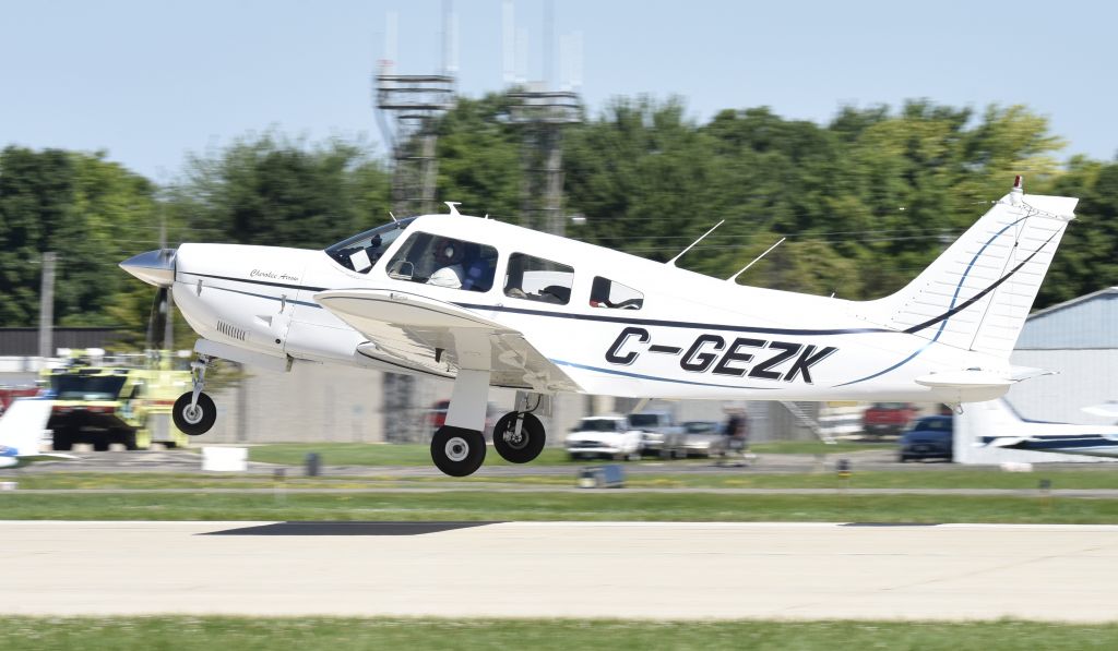 Piper Cherokee (C-GEZK) - Airventure 2017