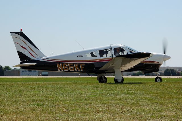 Piper Cherokee Arrow (N65KF)