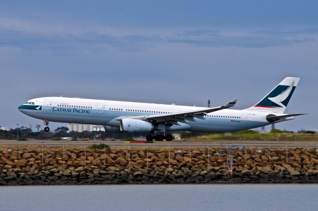 Airbus A330-300 (B-LAD)