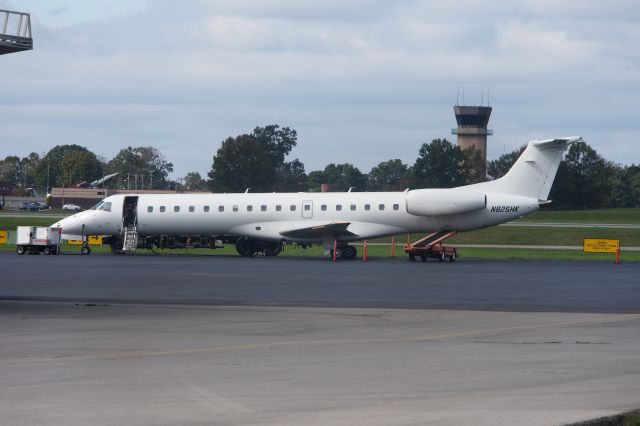 Embraer ERJ-145 (N825HK)