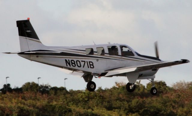 Beechcraft Bonanza (36) (N8071B)