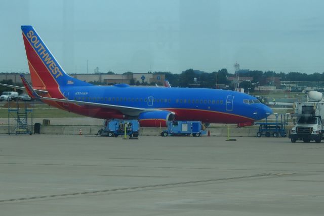 Boeing 737-700 (N954WN)