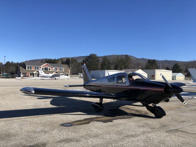 Piper Cherokee (N8201W) - Winter morning at KRUT