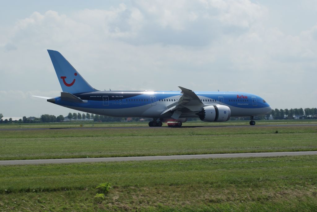 Boeing 787-8 (PH-TFK) - Arke