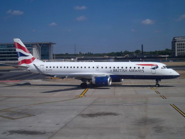 Embraer ERJ-190 (G-LCYS)