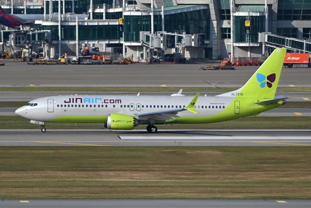 Boeing 737 MAX 8 (HL7215)