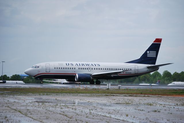 BOEING 737-300 (N506AU) - In position 18L - 4/8/10