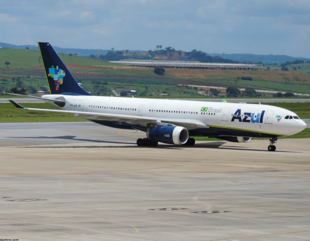 Airbus A330-200 (PR-AIW)