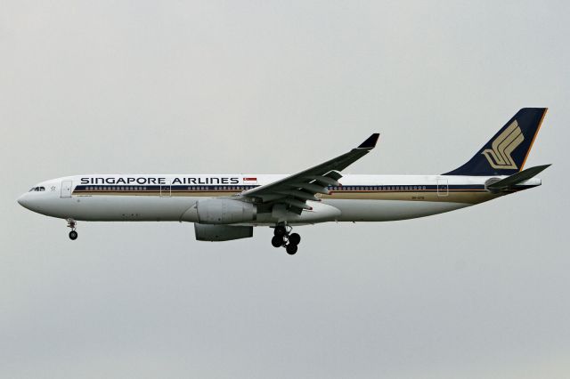 Airbus A330-300 (9V-STG)