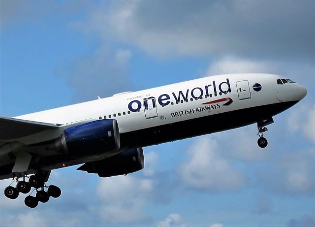 Boeing 777-200 (G-YMMF)