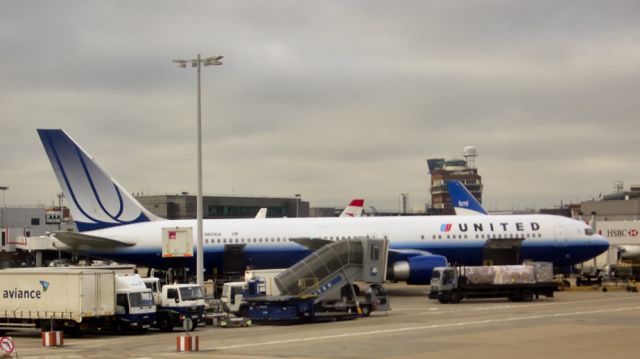 BOEING 767-300 (N651UA) - Old United livery, in 2009, much nicer then presents Continental one...