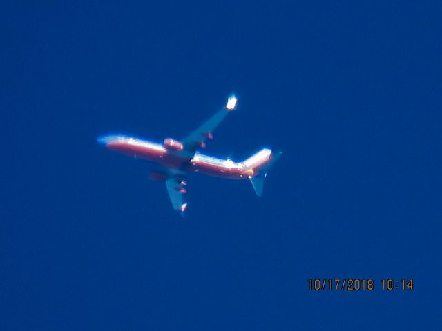 Boeing 737-800 (N8628A)