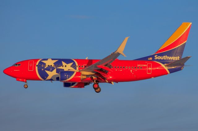 Boeing 737-700 (N922WN) - Southwest 2999 from Las Vegas, NV.