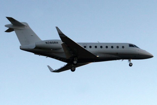 IAI Gulfstream G280 (N280RH) - On short finals for rwy 14 on 6-Feb-19 arriving from KAPF.
