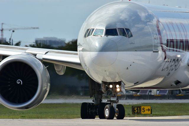 Boeing 777-200 (A7-BFB)