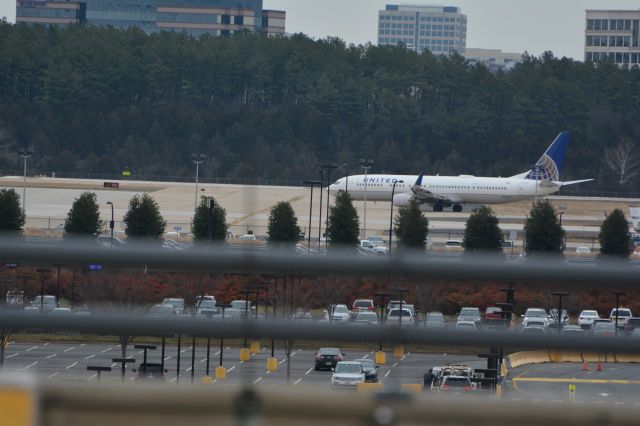 Boeing 737-900 (N27421)