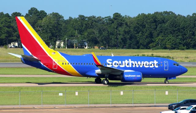 Boeing 737-700 (N773SA)