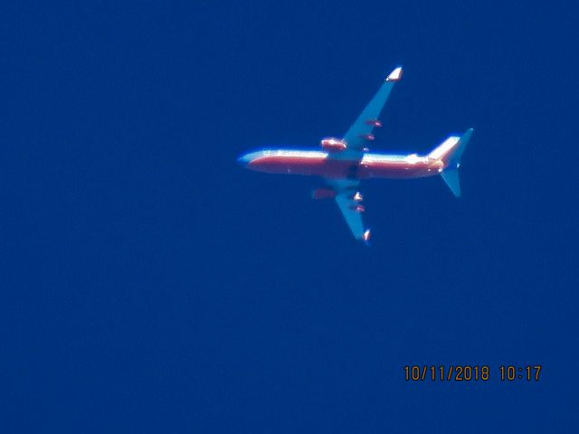 Boeing 737-800 (N8624J)