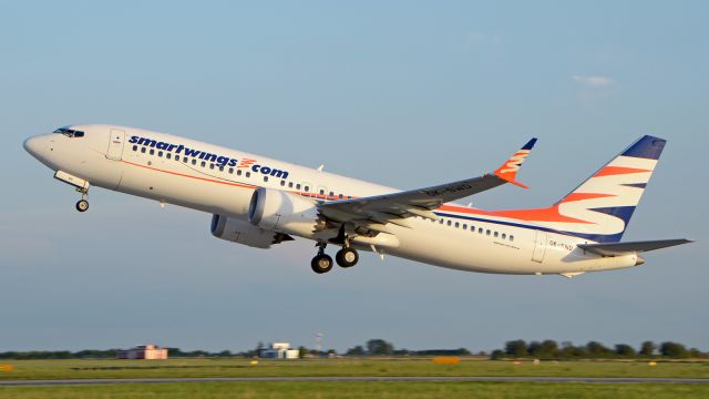 Boeing 737 MAX 8 (OK-SWD)