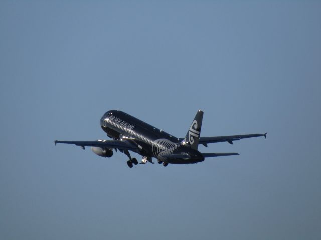 Airbus A320 (ZK-OAB)