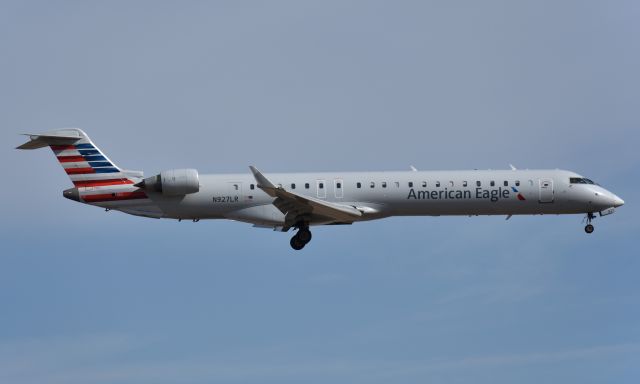 Canadair Regional Jet CRJ-900 (N927LR)