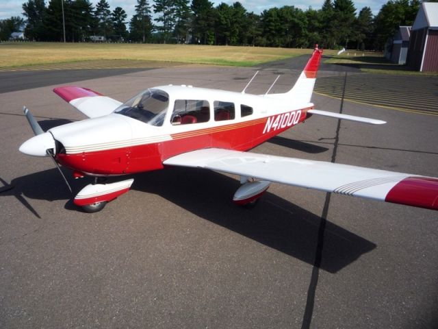 Piper Cherokee (N4100Q)