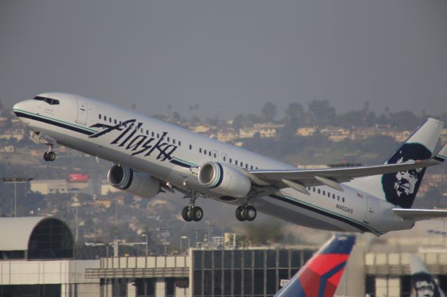 Boeing 737-900 (N403AS)