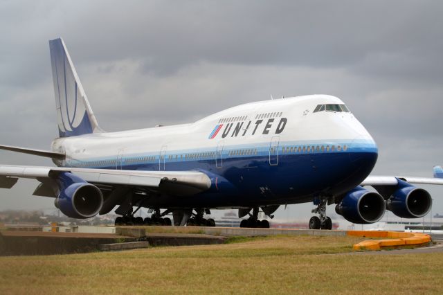 Boeing 747-400 (N120UA)