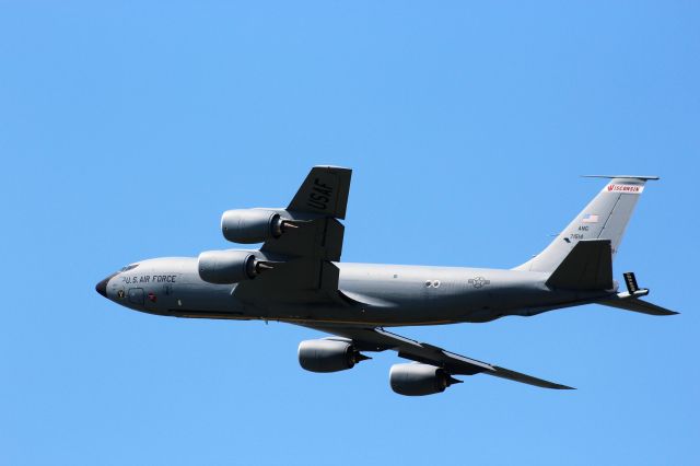 Boeing C-135B Stratolifter (AFR71514) - On the climb out to Milwaukee........