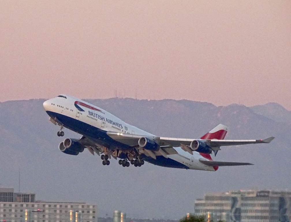 Boeing 747-400 (G-CIVS)