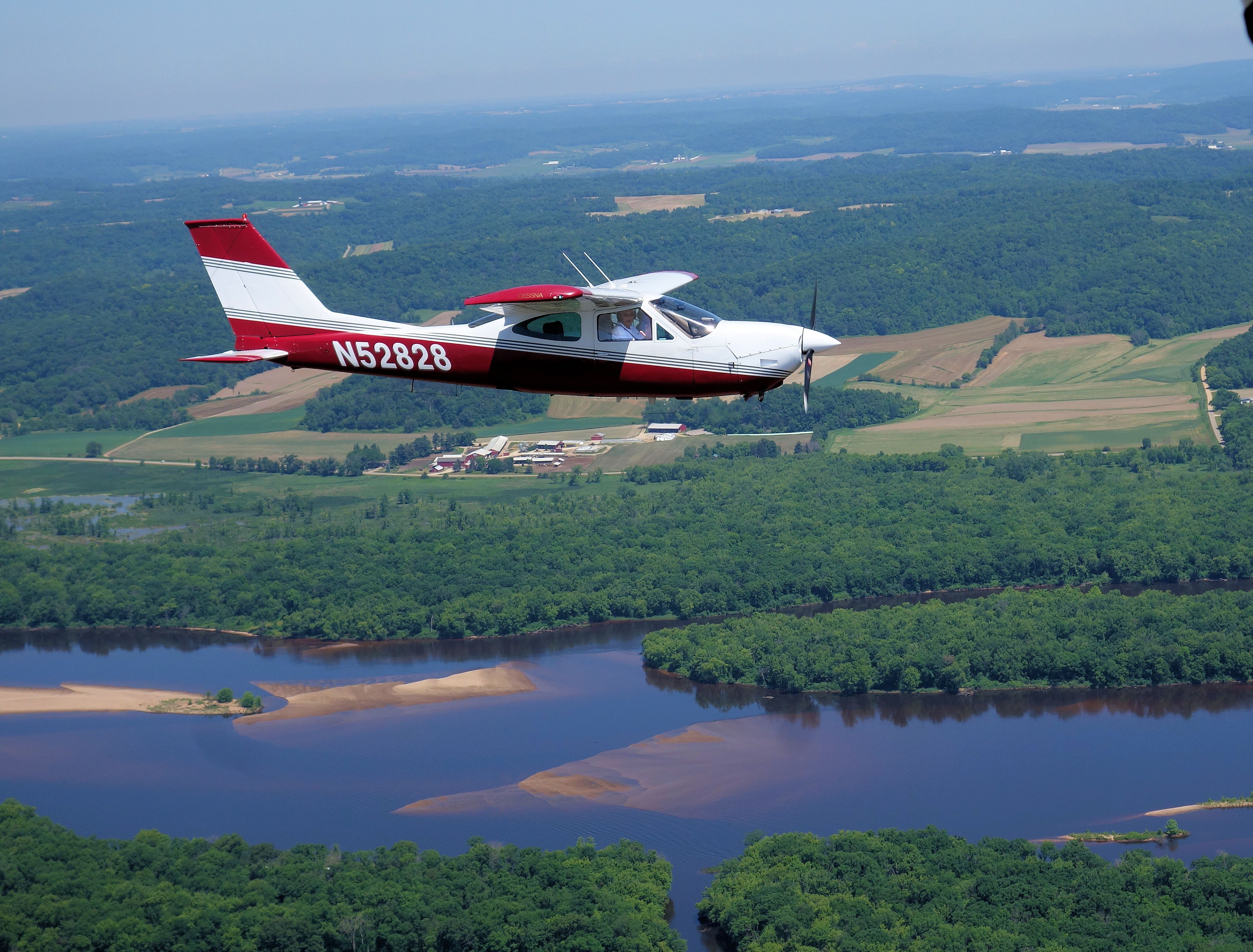 Cessna Cardinal (N52828)