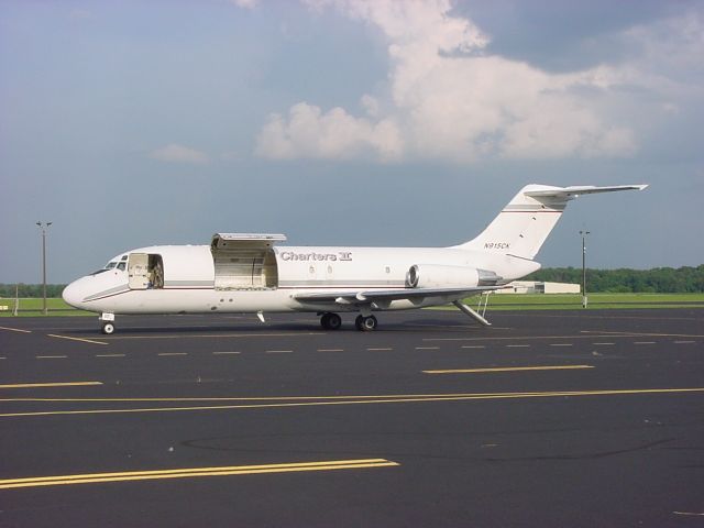 McDonnell Douglas DC-9-30 (N915CK)