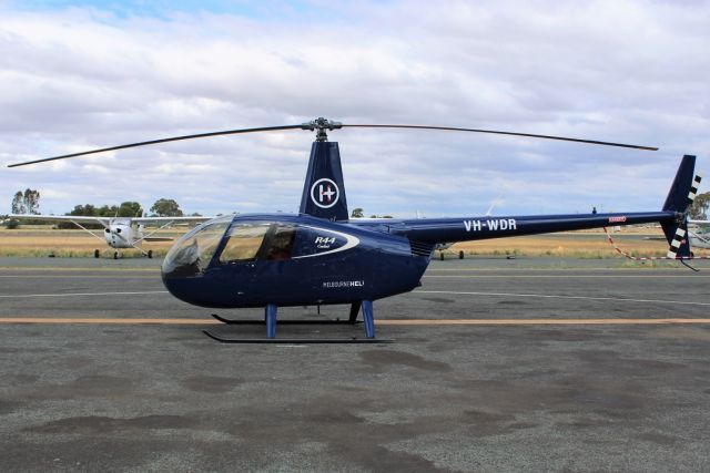 Robinson R-44 (VH-WDR)