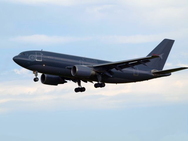 Airbus A310 (SDR15005) - An Airbus A310 of the Canadian Forces.