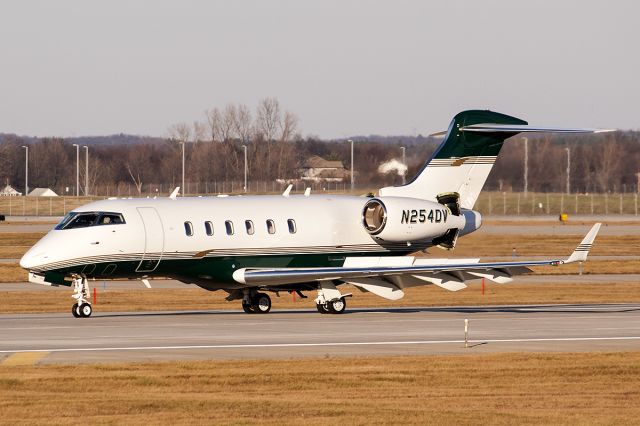 Bombardier Challenger 300 (N254DV)