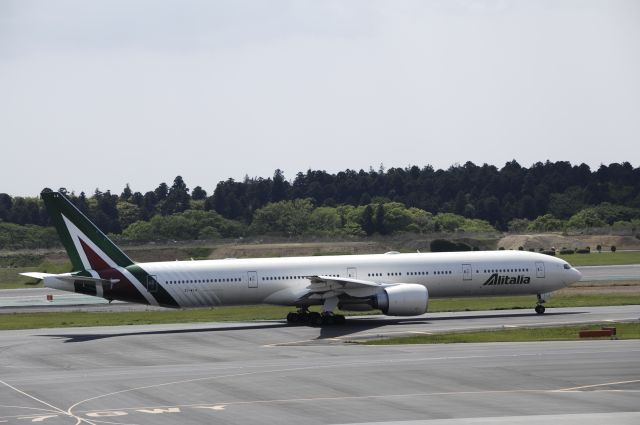 BOEING 777-300 (EI-WLA) - at RJAA on 2019/05/05